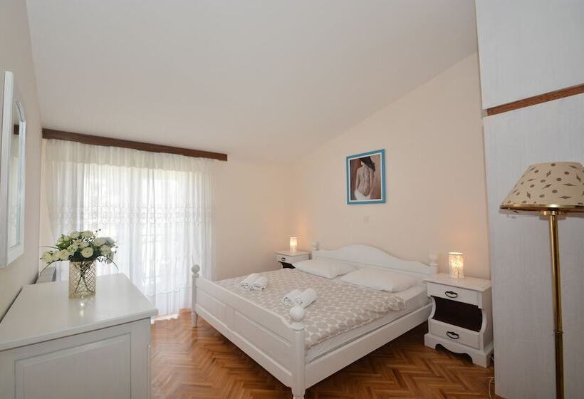 Bed and Breakfast Restaurant Pension Dioklecijan