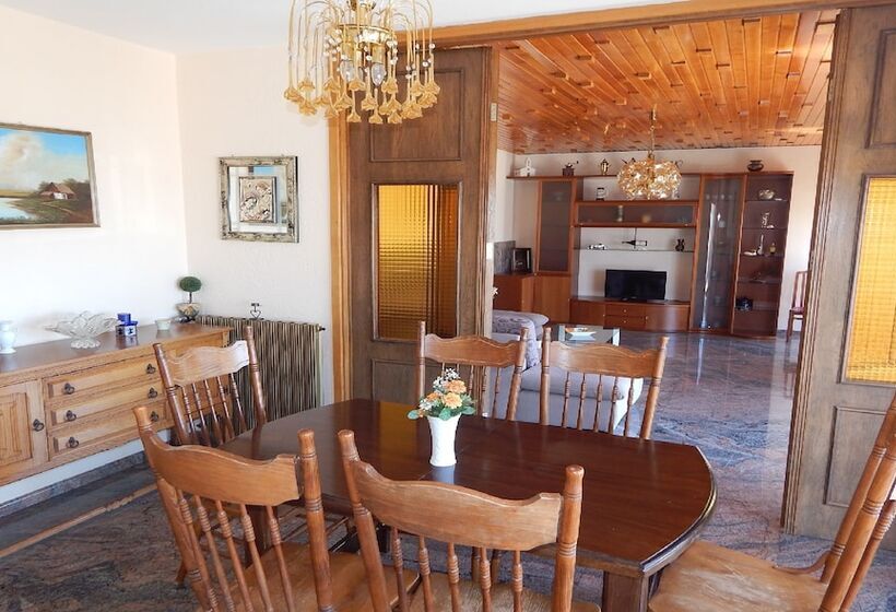 تختخواب و صبحانه Restaurant Pension Dioklecijan