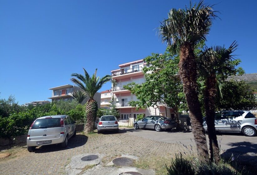 Bed and Breakfast Restaurant Pension Dioklecijan