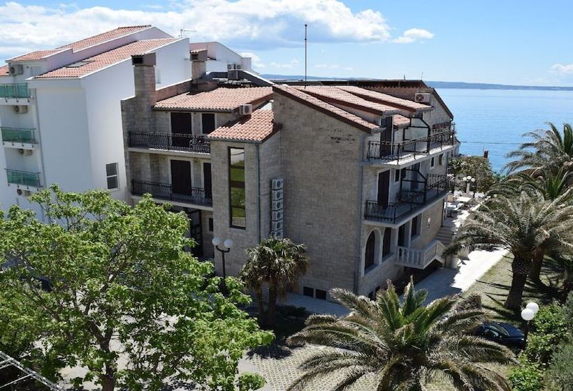 تختخواب و صبحانه Restaurant Pension Dioklecijan