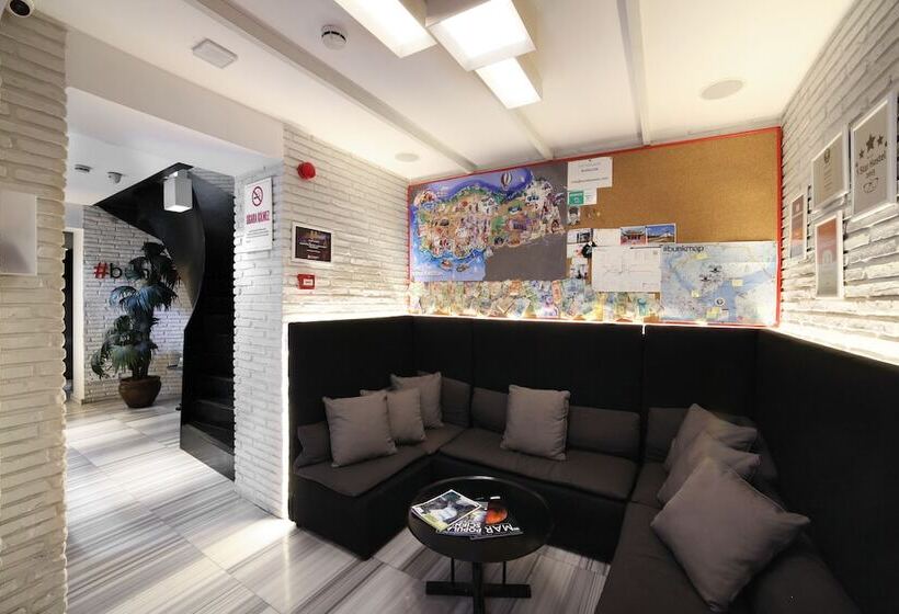 ベッドアンドブレックファースト Wabi Hostels