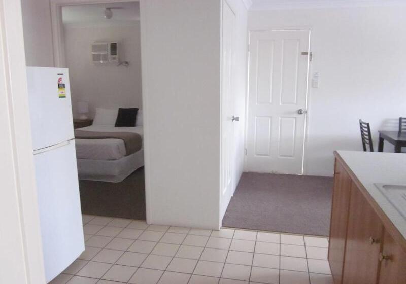 Cosmopolitan Motel & Serviced Apartments