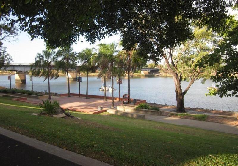 Cosmopolitan Motel & Serviced Apartments