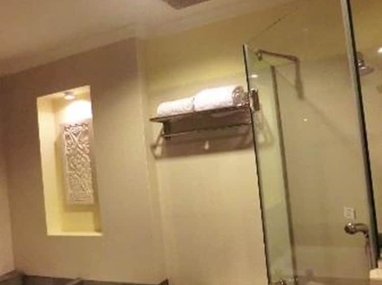 Harmoni One Convention Hotel & Service Apartments