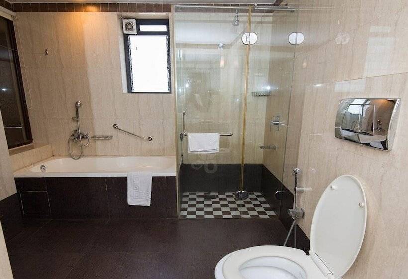 Отель 10 Calangute