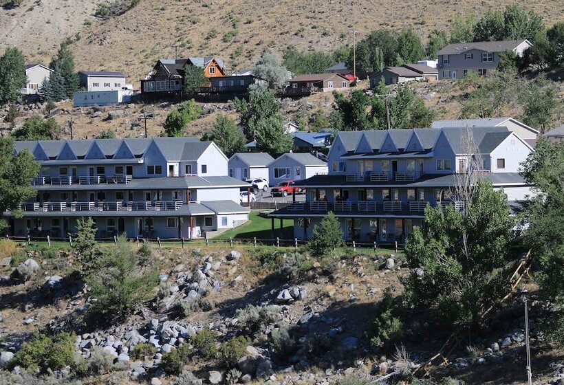 فندق Absaroka Lodge