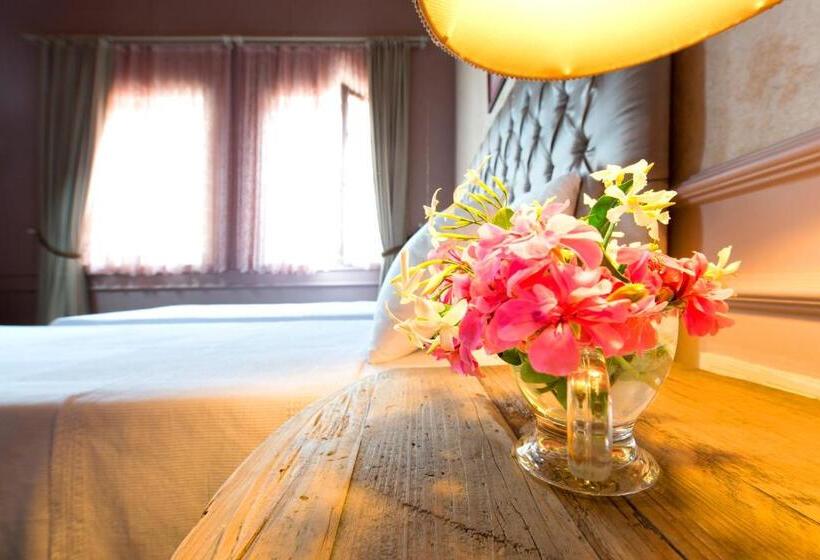 Alacati Kostem Hotel   Special Category