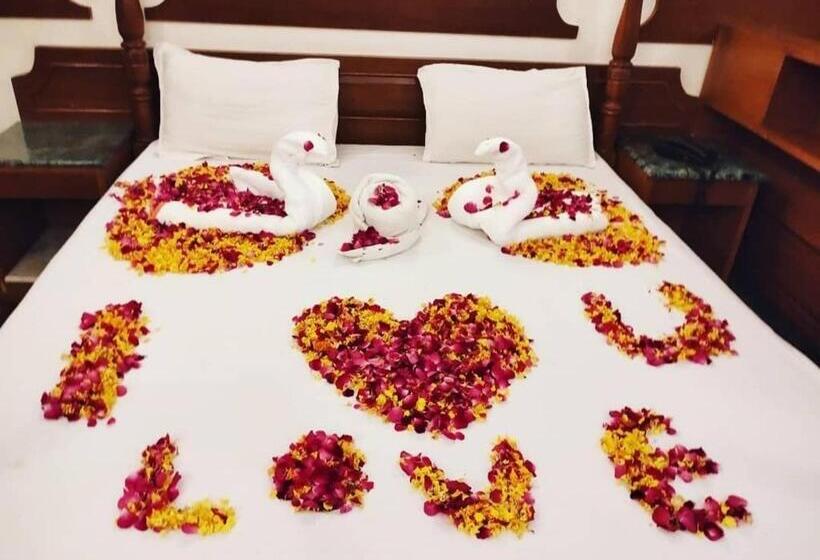 Отель Ananda Krishna Van