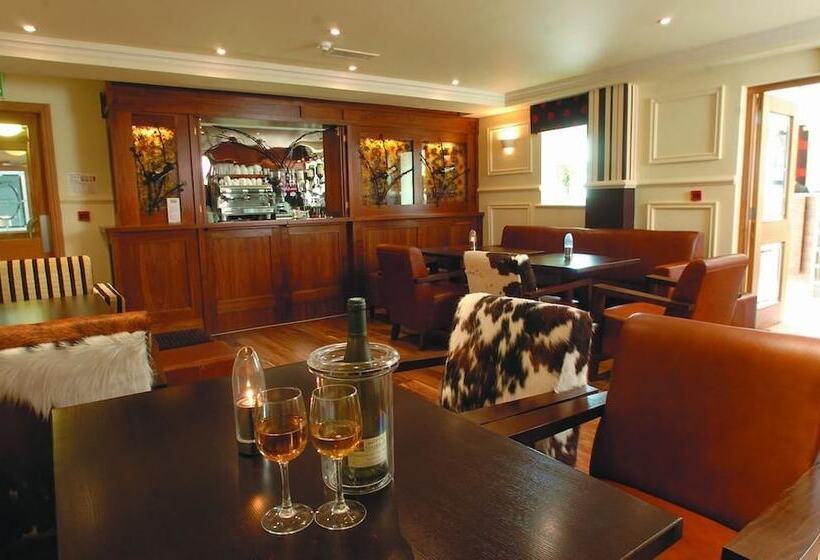 בית מלון כפרי Ashford Court Boutique