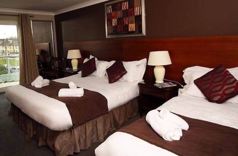 בית מלון כפרי Ashford Court Boutique