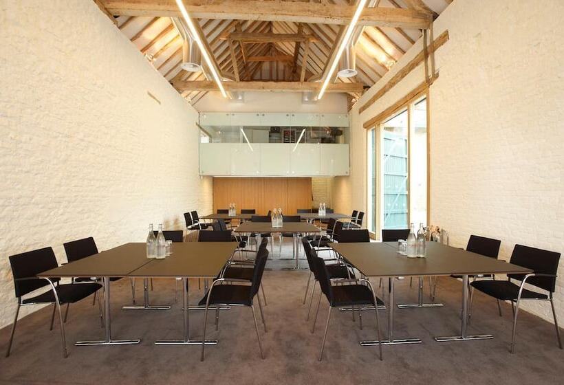 ホテル Chicheley Hall