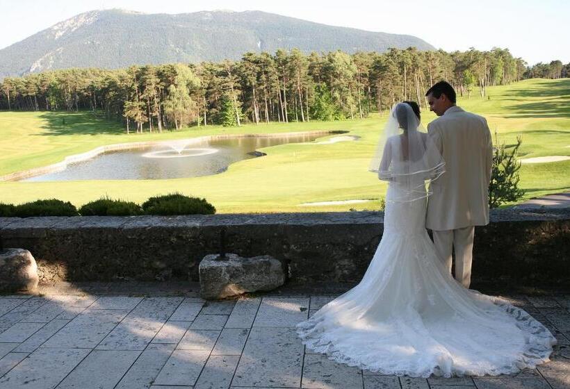 Отель Château Et Golf De Taulane