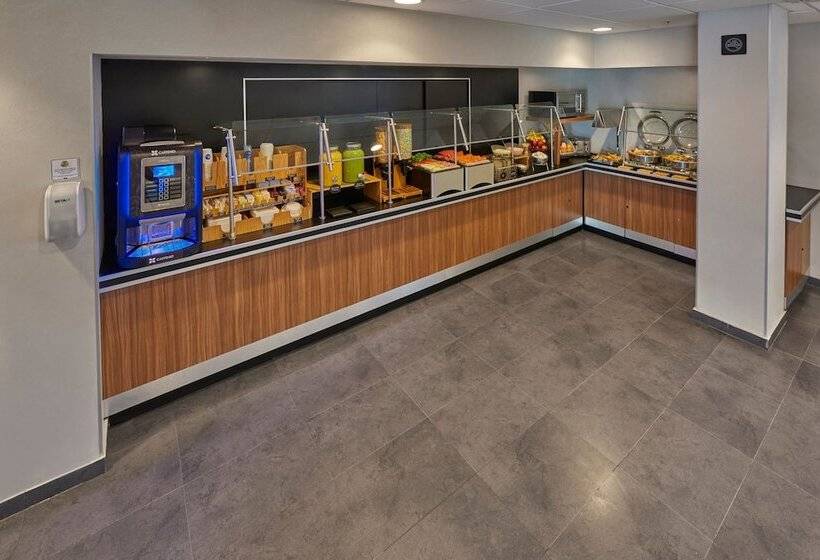 Отель City Express By Marriott Tehuacan