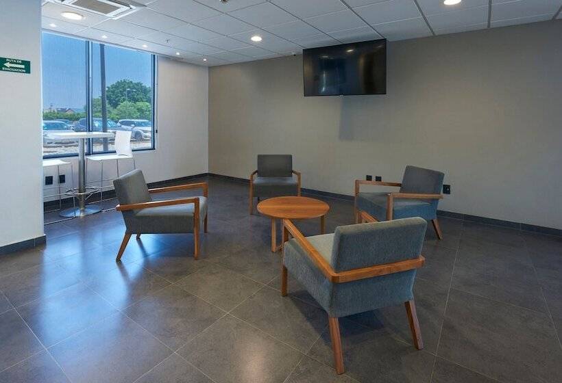 Отель City Express By Marriott Tehuacan