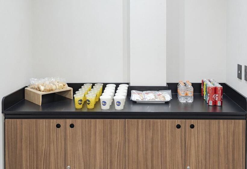 Отель City Express By Marriott Tehuacan