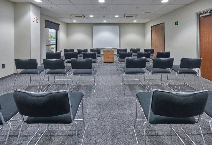 Отель City Express By Marriott Tehuacan