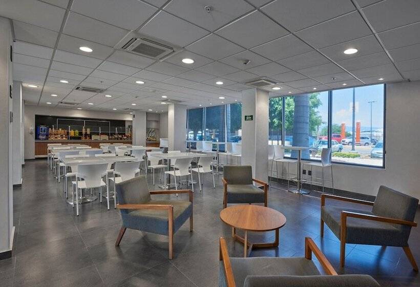 Отель City Express By Marriott Tehuacan