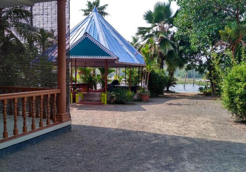 Отель Club Mahindra Poovar