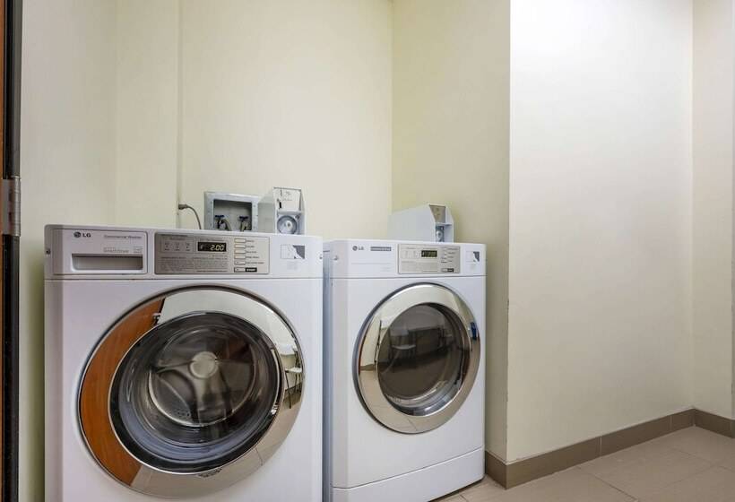 فندق Comfort Suites Redding  Shasta Lake