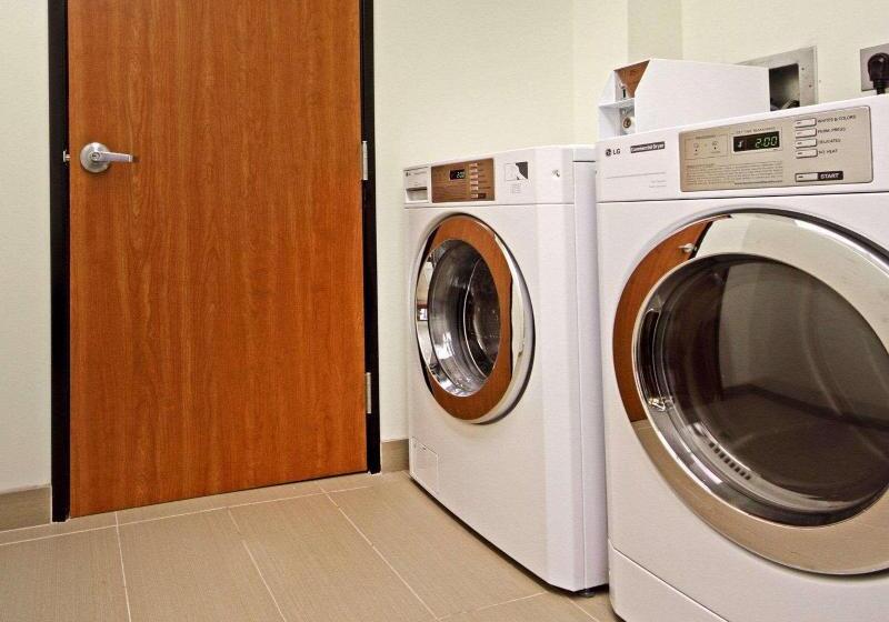 فندق Comfort Suites Redding  Shasta Lake