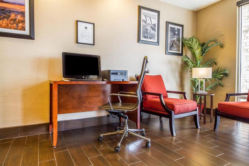 فندق Comfort Suites Redding  Shasta Lake