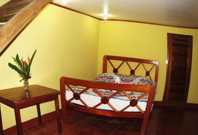 בית מלון כפרי Crystal Paradise Resort