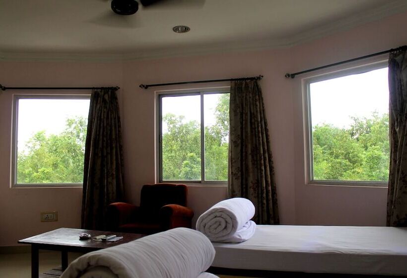 Hotel Delta International