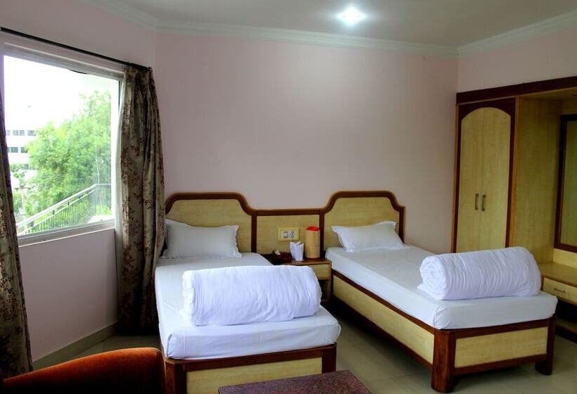 Hotel Delta International