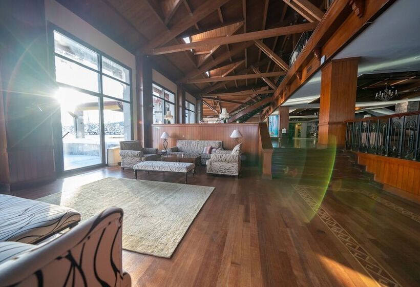 هتل Duja Chalet Ski Center