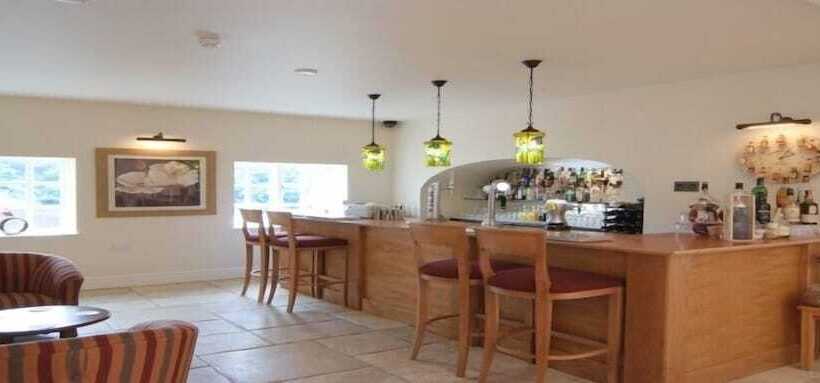 فندق Dunsley Hall