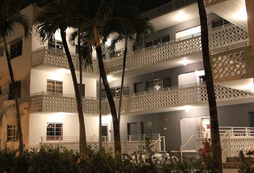 Gaythering   Gay Hotel   All Adults Welcome