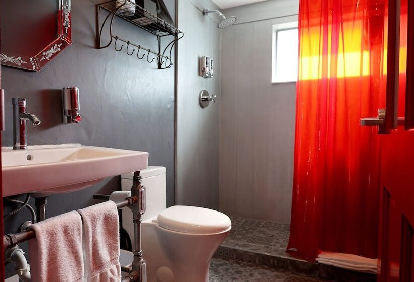 Gaythering   Gay Hotel   All Adults Welcome