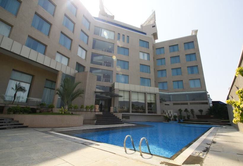 فندق Grand Estancia