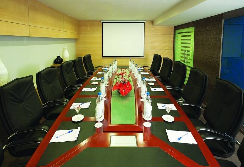 فندق Grand Estancia