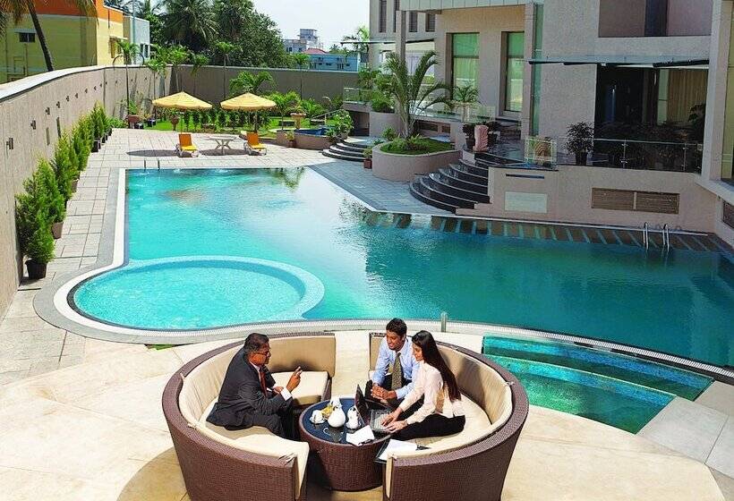 فندق Grand Estancia