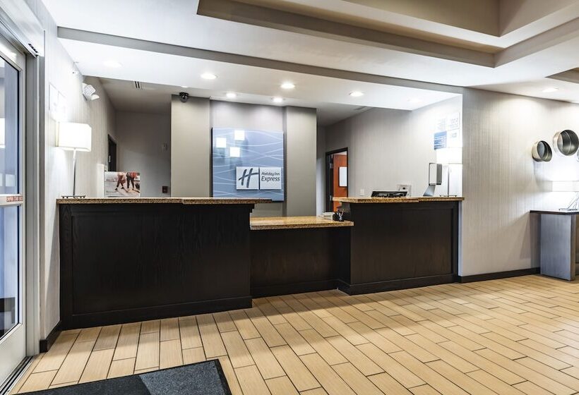 هتل Holiday Inn Express & Suites Ironton, An Ihg