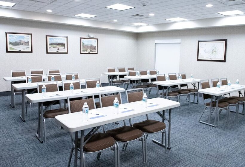 هتل Holiday Inn Express & Suites Ironton, An Ihg