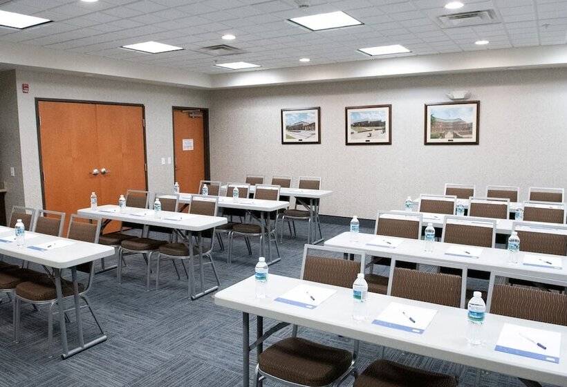 هتل Holiday Inn Express & Suites Ironton, An Ihg