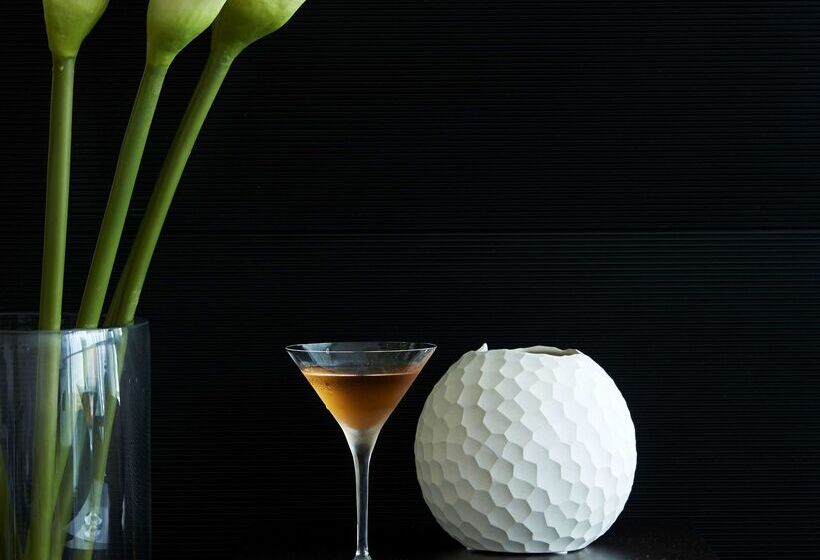 Отель Hyatt Place Dubai Baniyas Square