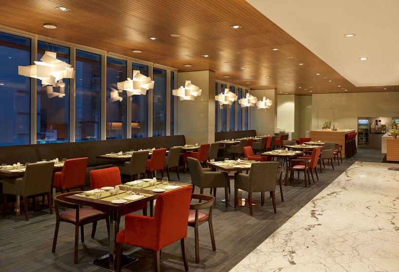 Отель Hyatt Place Dubai Baniyas Square