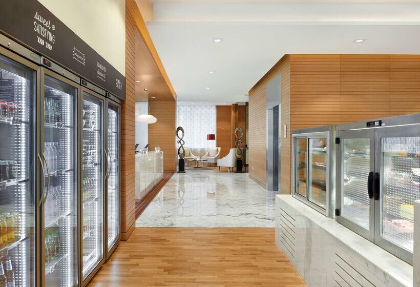 Отель Hyatt Place Dubai Baniyas Square