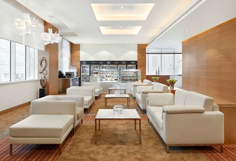 Отель Hyatt Place Dubai Baniyas Square