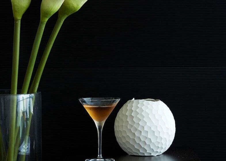 Отель Hyatt Place Dubai Baniyas Square