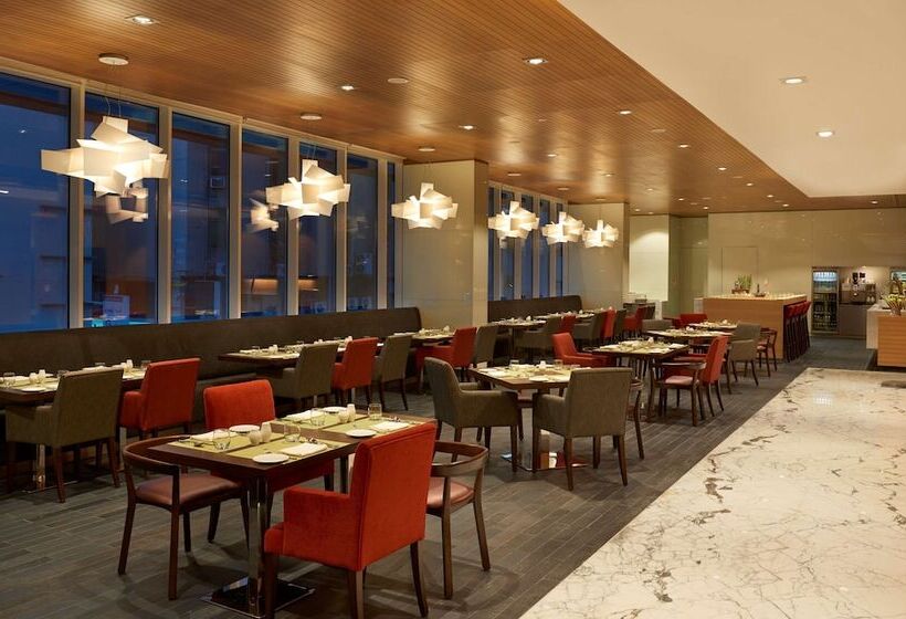 Отель Hyatt Place Dubai Baniyas Square