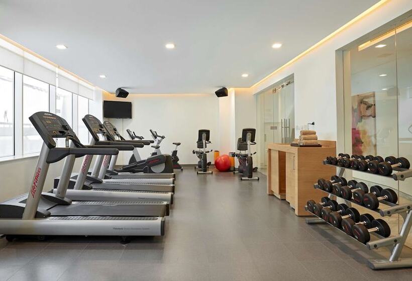 Отель Hyatt Place Dubai Baniyas Square