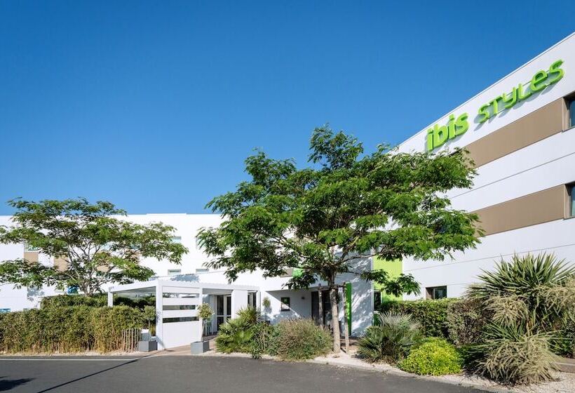 Отель Ibis Styles Les Sables Olonne