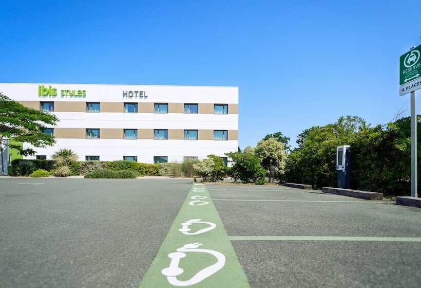 Отель Ibis Styles Les Sables Olonne