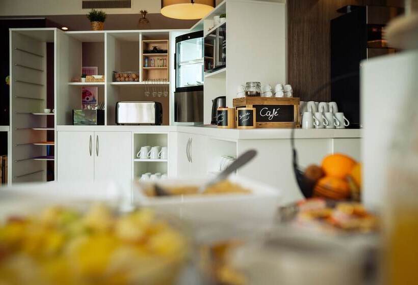 Отель Ibis Styles Les Sables Olonne