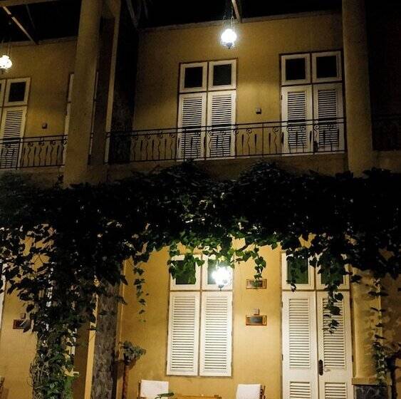 בית מלון כפרי Kayu Arum Resort