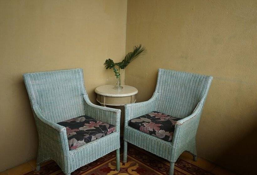 בית מלון כפרי Kayu Arum Resort